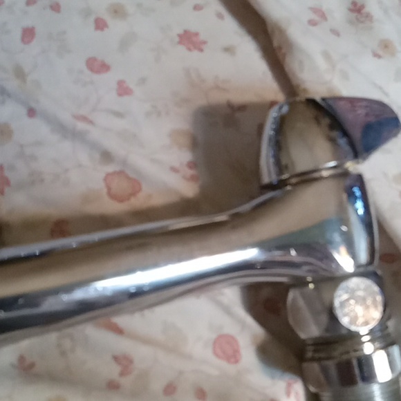Mid century vintage faucet in great shape - Picture 8 of 8